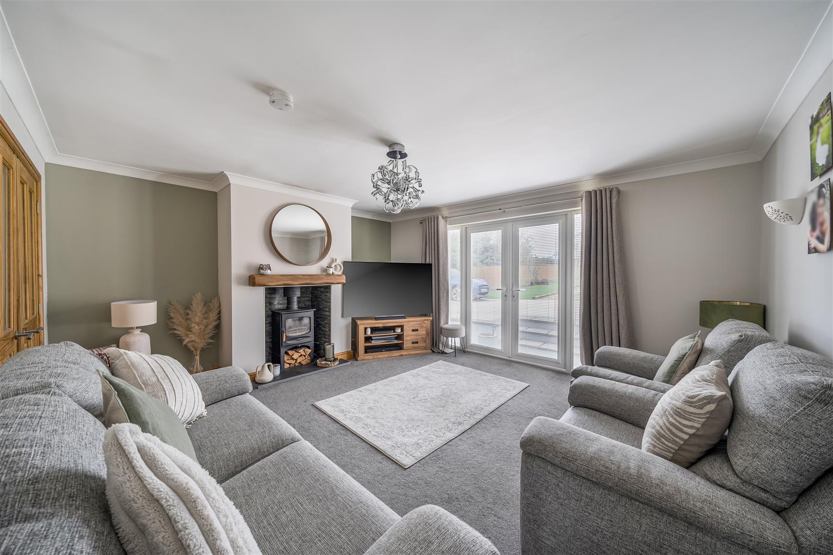 Heol Y Meinciau, Pontyates, Llanelli, SA15 5SE